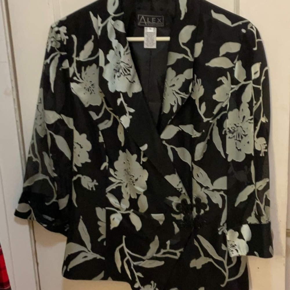 Alex Evenings Black and Silver Floral Blazer